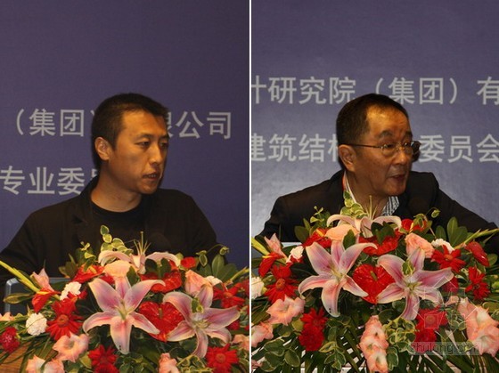 李虎（左）和傅学怡在演讲