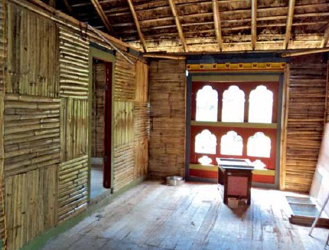 不丹震后竹屋重建